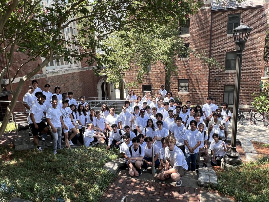 Transfer Year Experience Students pictured outside of the Brittain Rec