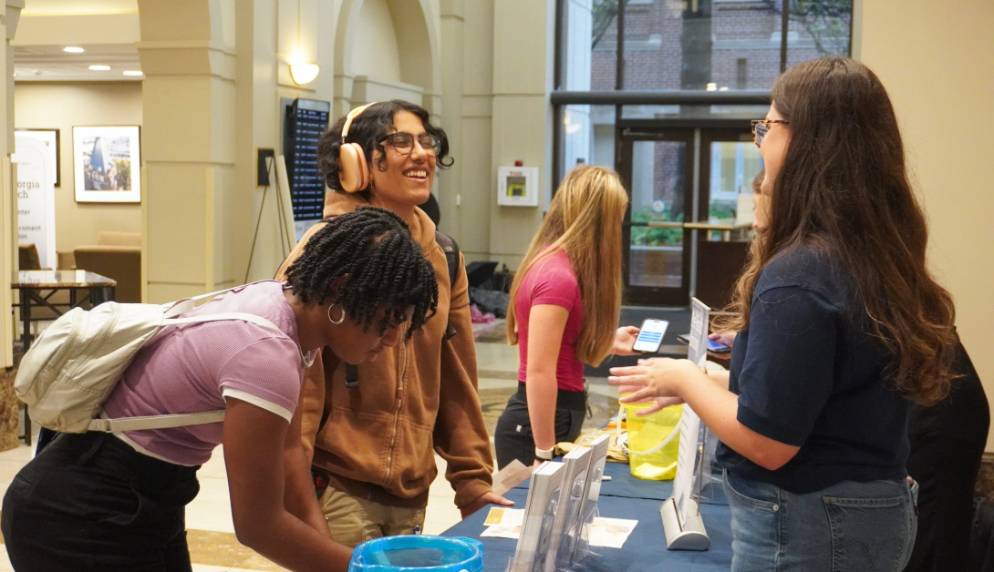 Students chat at Pre-Health Advising Fall Kick-Off Event